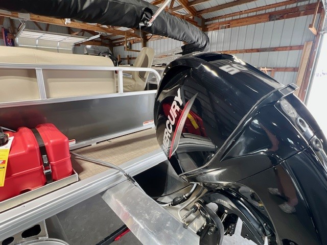 2025 Sun Tracker Party Barge® 16 DLX - Photo 3